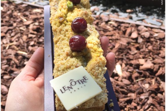 Le Finger Cake Pistache Cerises Lenotre Paris Le Chocolat Dans Tous Nos Etats